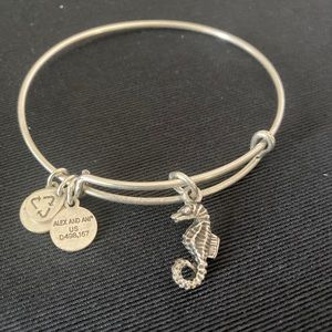 Seahorse Bracelet🌸